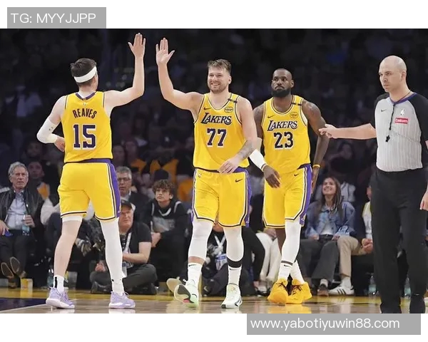 细节成就辉煌詹姆斯东契奇关键时刻展现湖人争冠潜力